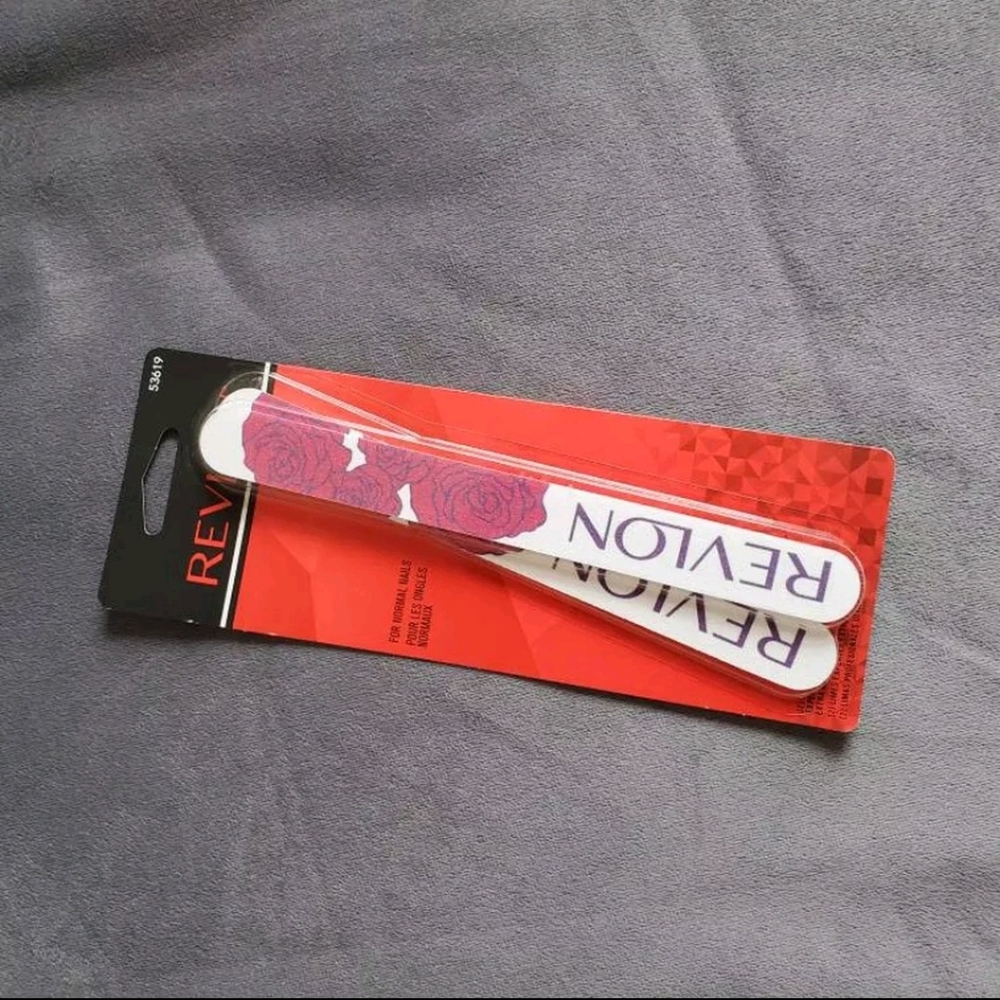 ⭐ Free - Revlon Nail Filer